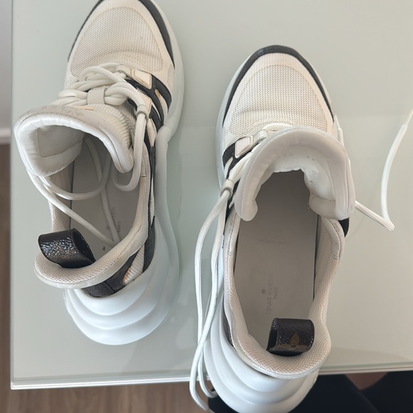 Louis Vuitton shoes - Picture 2 of 7